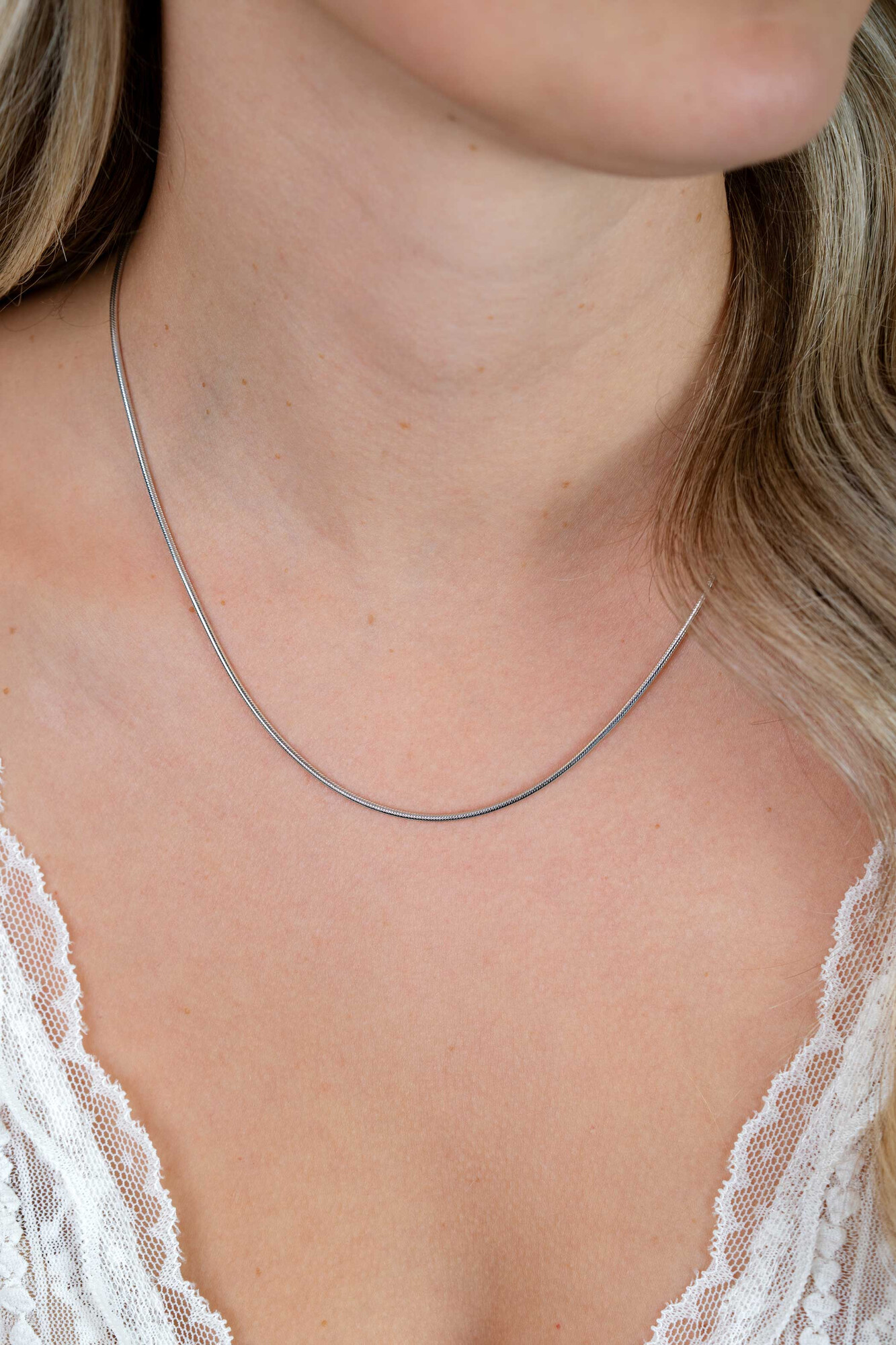 45cm Zinzi zilveren slangen collier 1,5mm breed ZISL15-45 