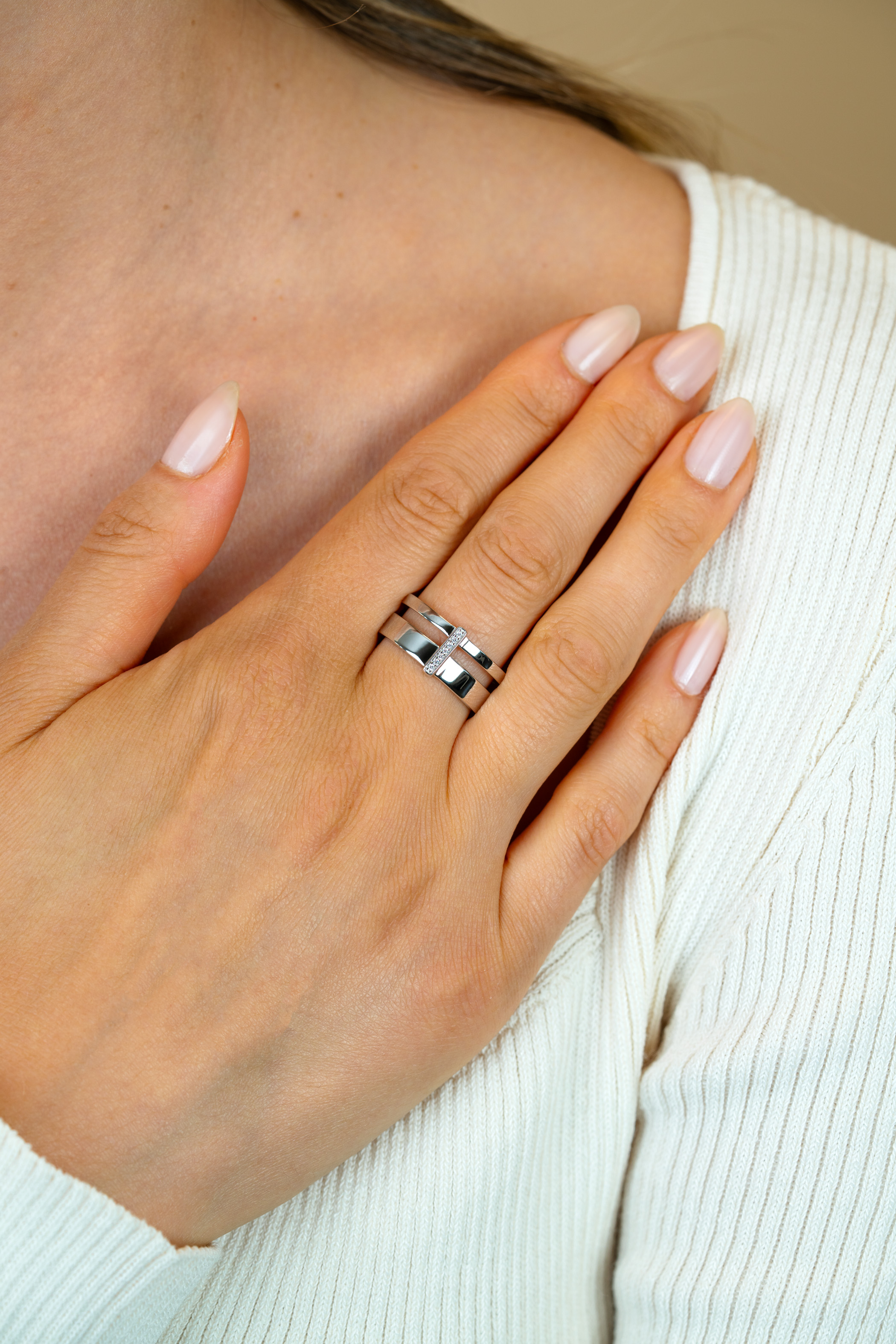 ZINZI zilveren multi-look ring (9mm breed) met 2 banen en verbonden staafje met witte zirkonia’s ZIR2728C