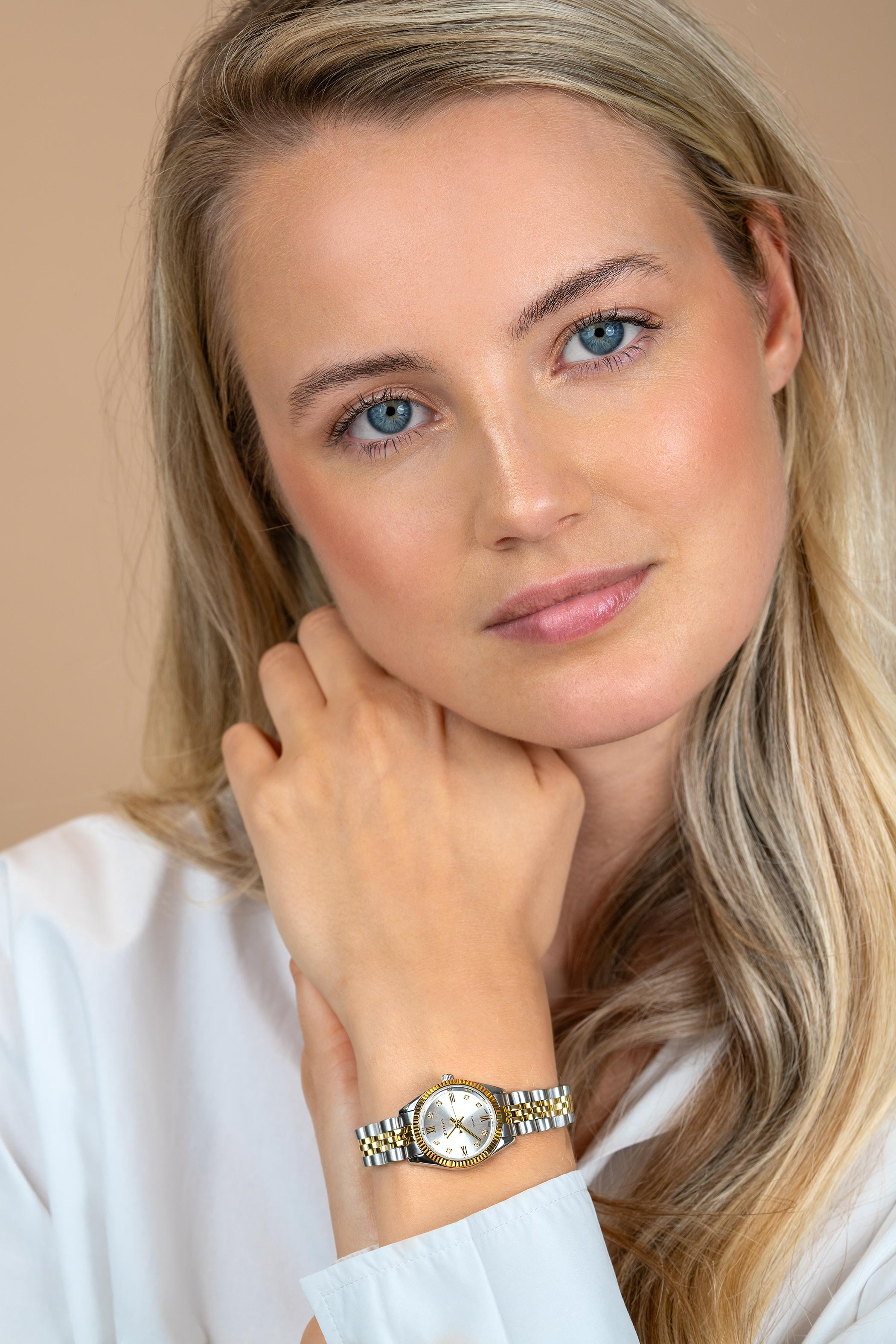 ZINZI Mini Iconic horloge 24mm met zilverkleurige wijzerplaat, witte zirkonia's als uur-aanduiding en stalen kast en bicolor band, Japans uurwerk ZIW2733
