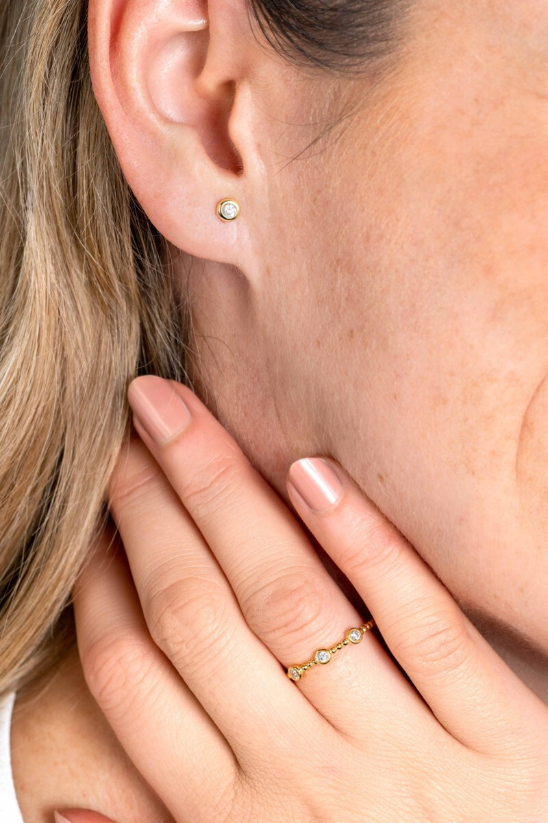 ZINZI Gold 14 krt gouden ring met bolletjes scheen en bezet met drie ronde witte zirconia's in bolletjes zetting van 3mm ZGR309C