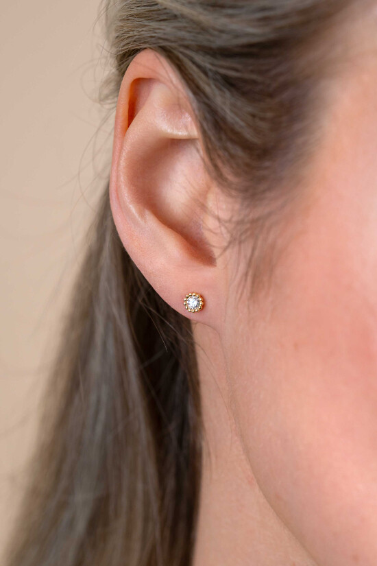 4,5mm ZINZI Gold 14 krt gouden oorknoppen bezet met witte zirconia in een bolletjes zetting ZGO319