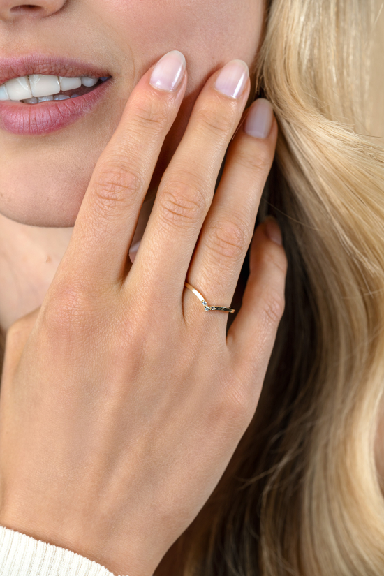 ZINZI Gold 14 karaat gouden ring in V-model bezet met drie witte zirkonia's ZGR529