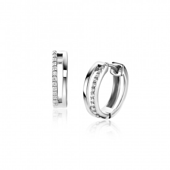 14mm ZINZI zilveren oorringen met een multi-look uitstraling, bezet met witte zirconia's, met luxe klapsluiting 14x3mm ZIO2452