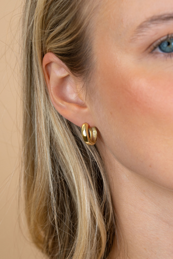 17mm ZINZI goldplated zilveren gladde oorringen met brede ronde buis 5mm met luxe klapsluiting ZIO2793G