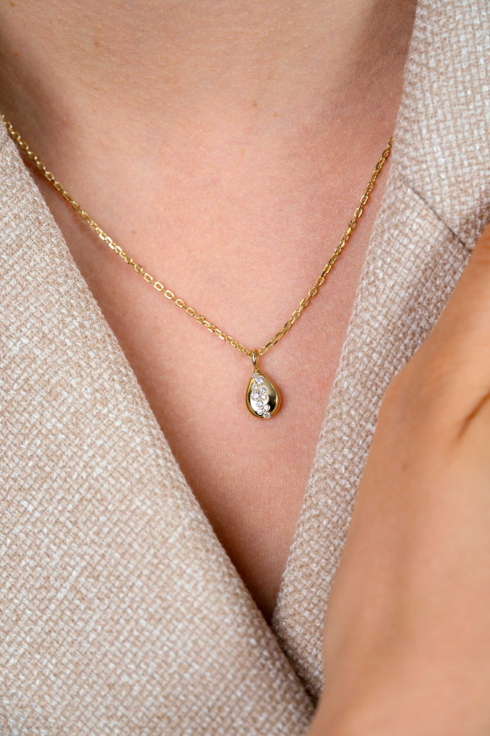 ZINZI gold plated zilveren ketting met druppelvormige hanger (14mm) bezet met witte zirkonia’s 42-45cm ZIC2871