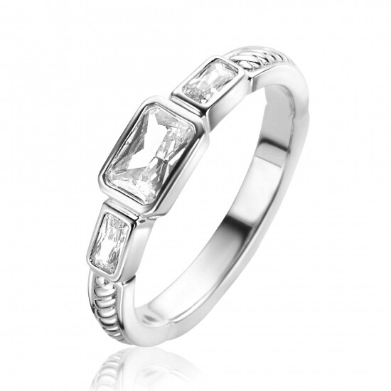 ZINZI zilveren elegante ring, met drie rechthoekige zirconia's en een scheen met gedraaide bewerking ZIR2396C