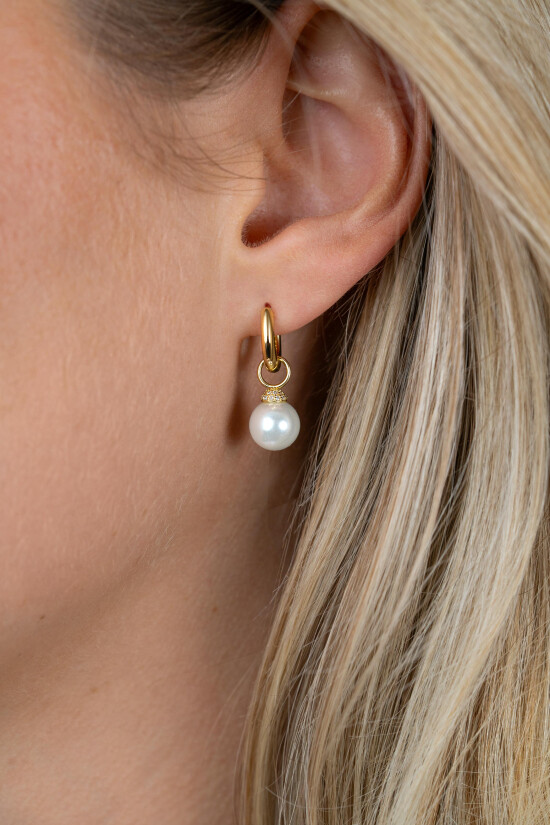 8mm ZINZI goldplated zilveren oorbedels met ronde witte parel en pavé gezette top met witte zirkonia’s ZICH2823Y (zonder oorringen)