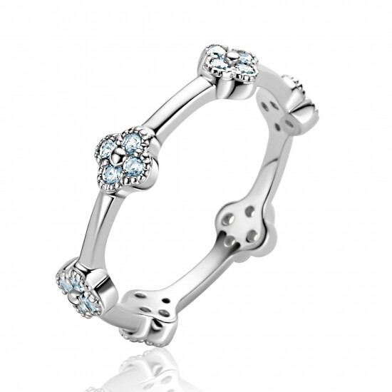 ZINZI zilveren ring (5mm breed) met lichtblauwe klavers ZIR2663