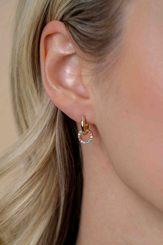 ZINZI gold plated zilveren oorbedels rond 8mm bezet regenboog kleuren ZICH2170 (zonder oorringen)