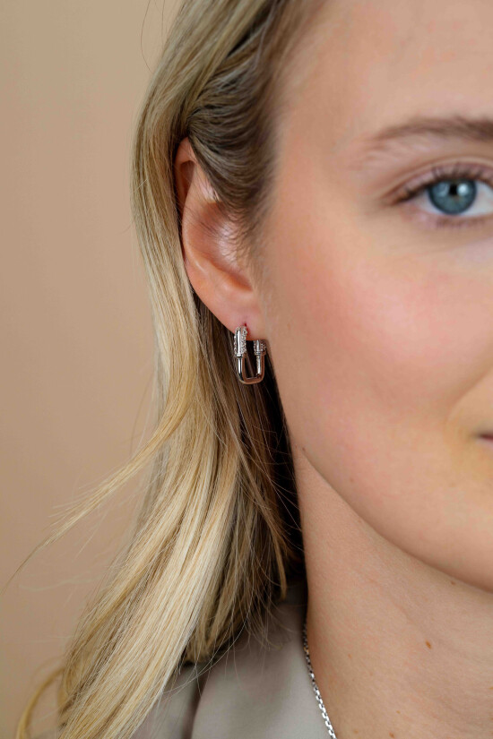 17mm ZINZI zilveren oorringen rechthoekig met fonkelende witte zirkonia’s ZIO2810