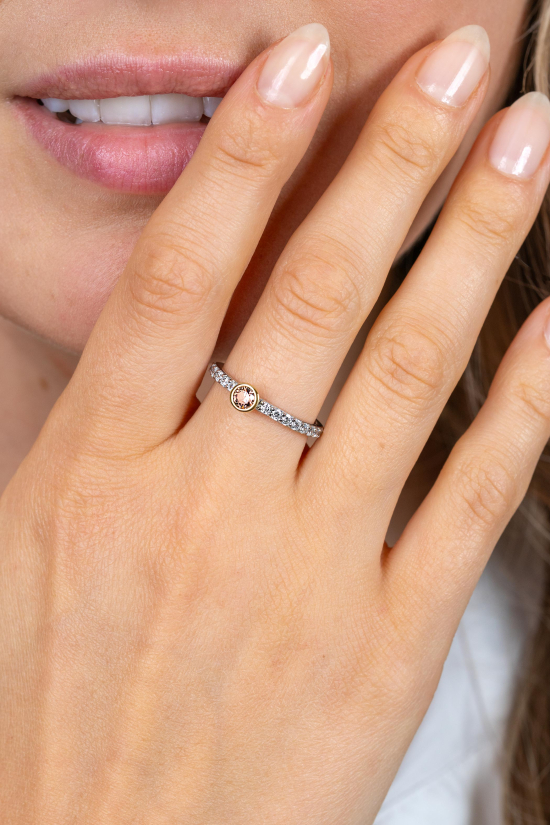 ZINZI zilveren aanschuifring bicolor rond met bruine kleursteen en rijzetting witte zirkonia's ZIR2807