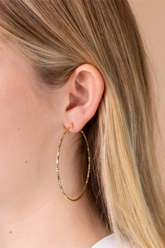 61mm ZINZI gold plated zilveren extra grote oorringen met gefacetteerde buis en handige bovensluiting ZIO2913G