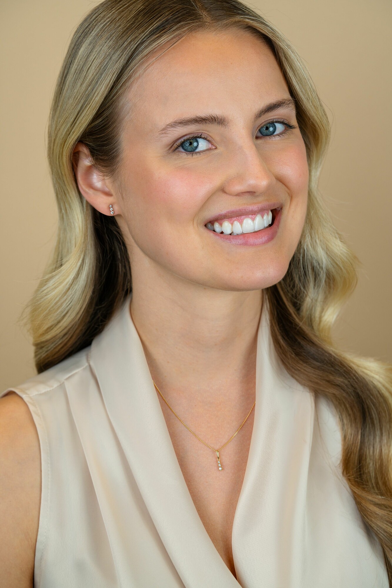 6,5mm ZINZI Gold 14 krt gouden oorstekers bezet met een rij aan witte zirkonia's ZGO543