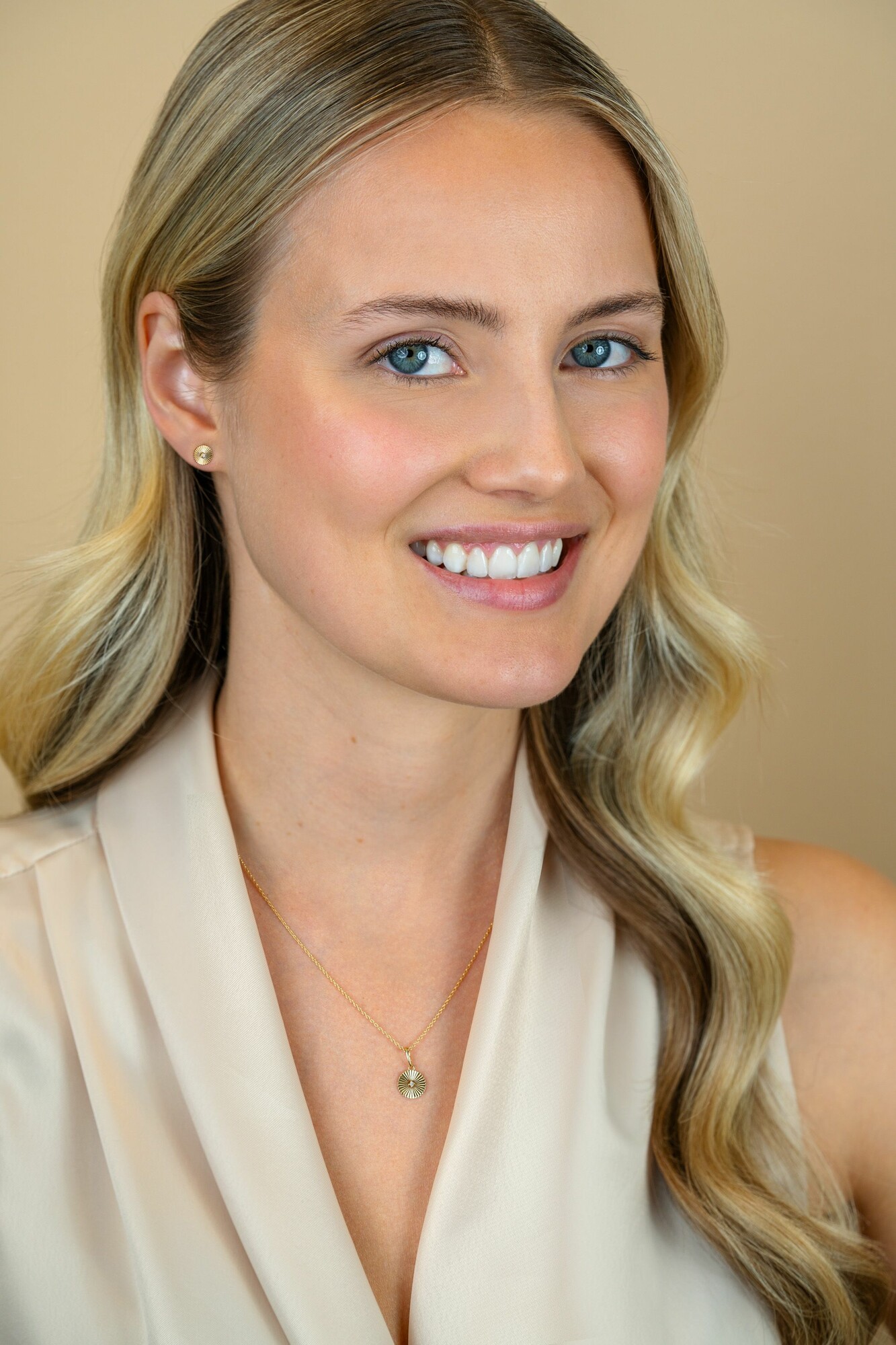 6mm ZINZI Gold 14 krt gouden oorstekers rond met zonnestralen en witte zirkonia ZGO542 (zonder collier)