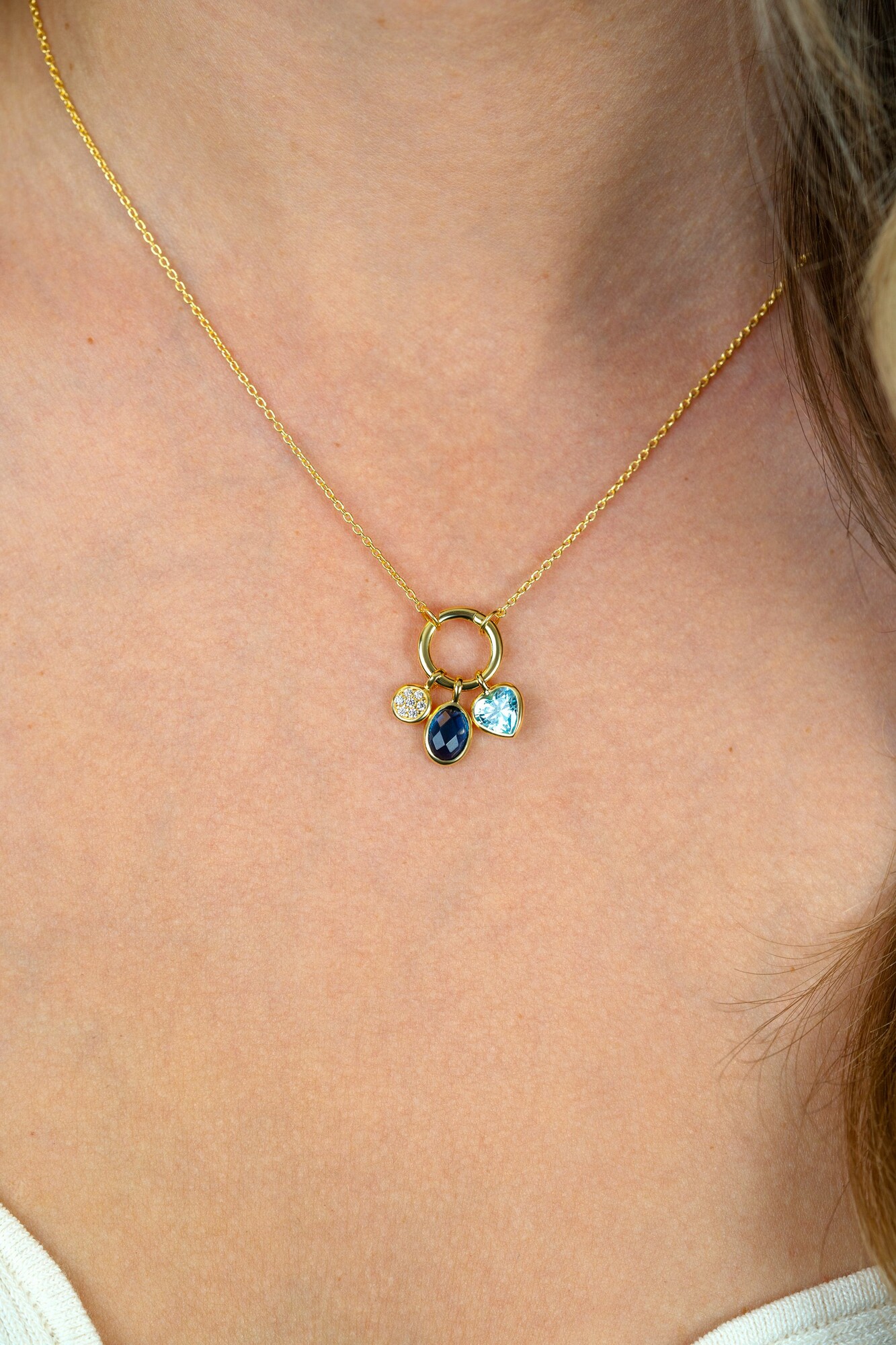 ZINZI gold plated zilveren ketting met ronde sluitring en drie luxe bedels 42-45cm ZIC2737