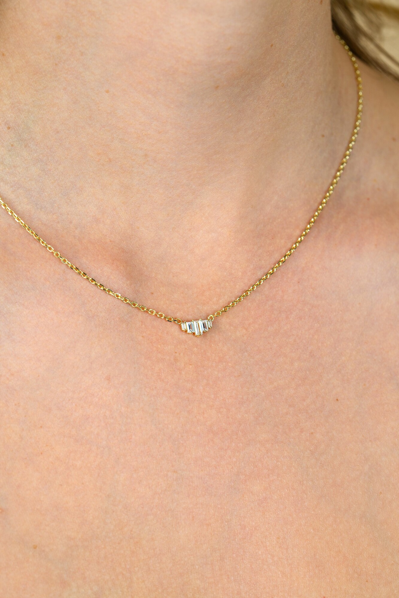 ZINZI gold plated zilveren ketting 42–45cm met piramide vorm, bezet met witte zirkonia’s ZIC2723Y