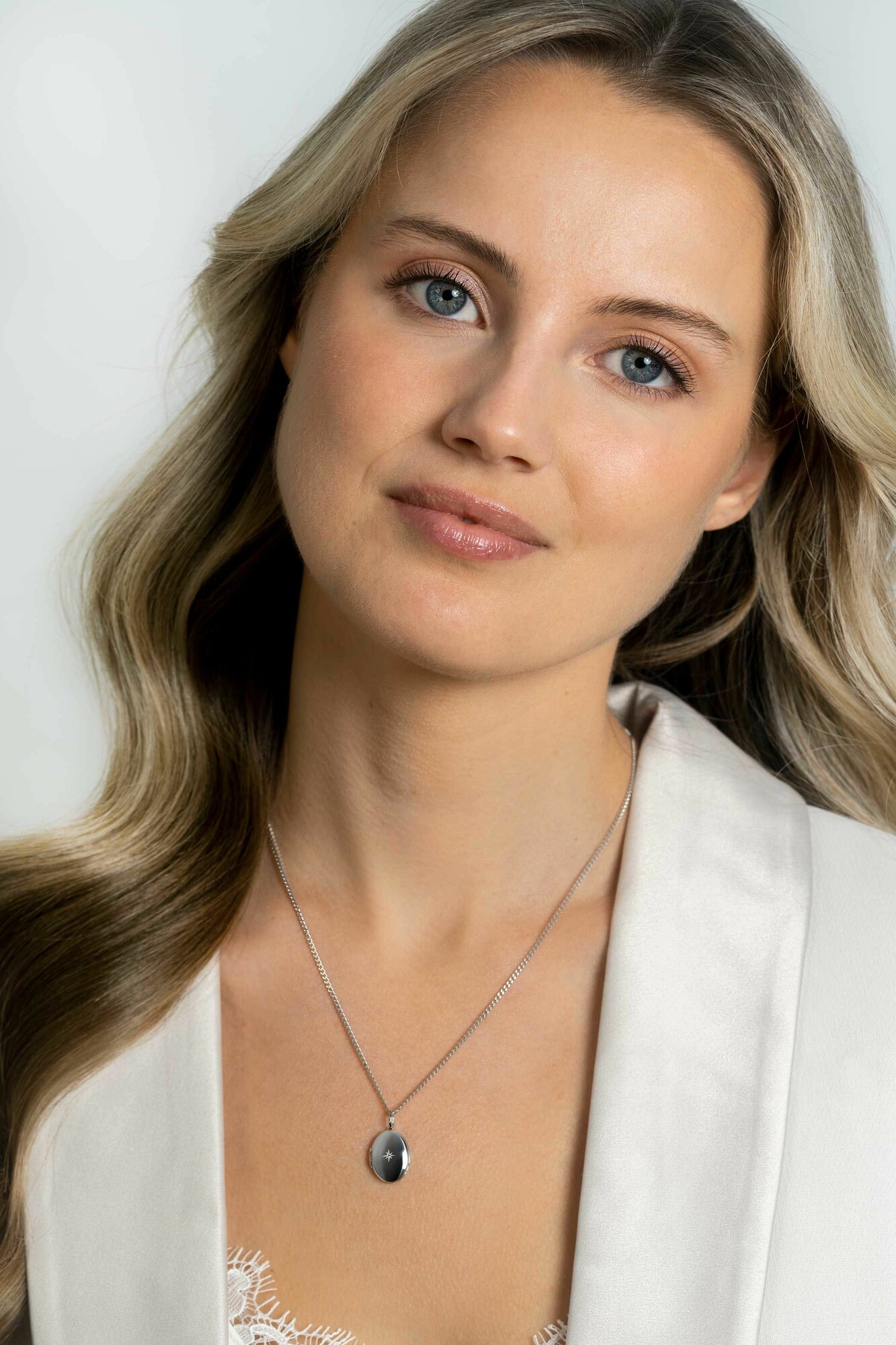 22mm ZINZI zilveren medaillon ovaal glanzend bezet met witte zirconia ZIH2424 (zonder collier)