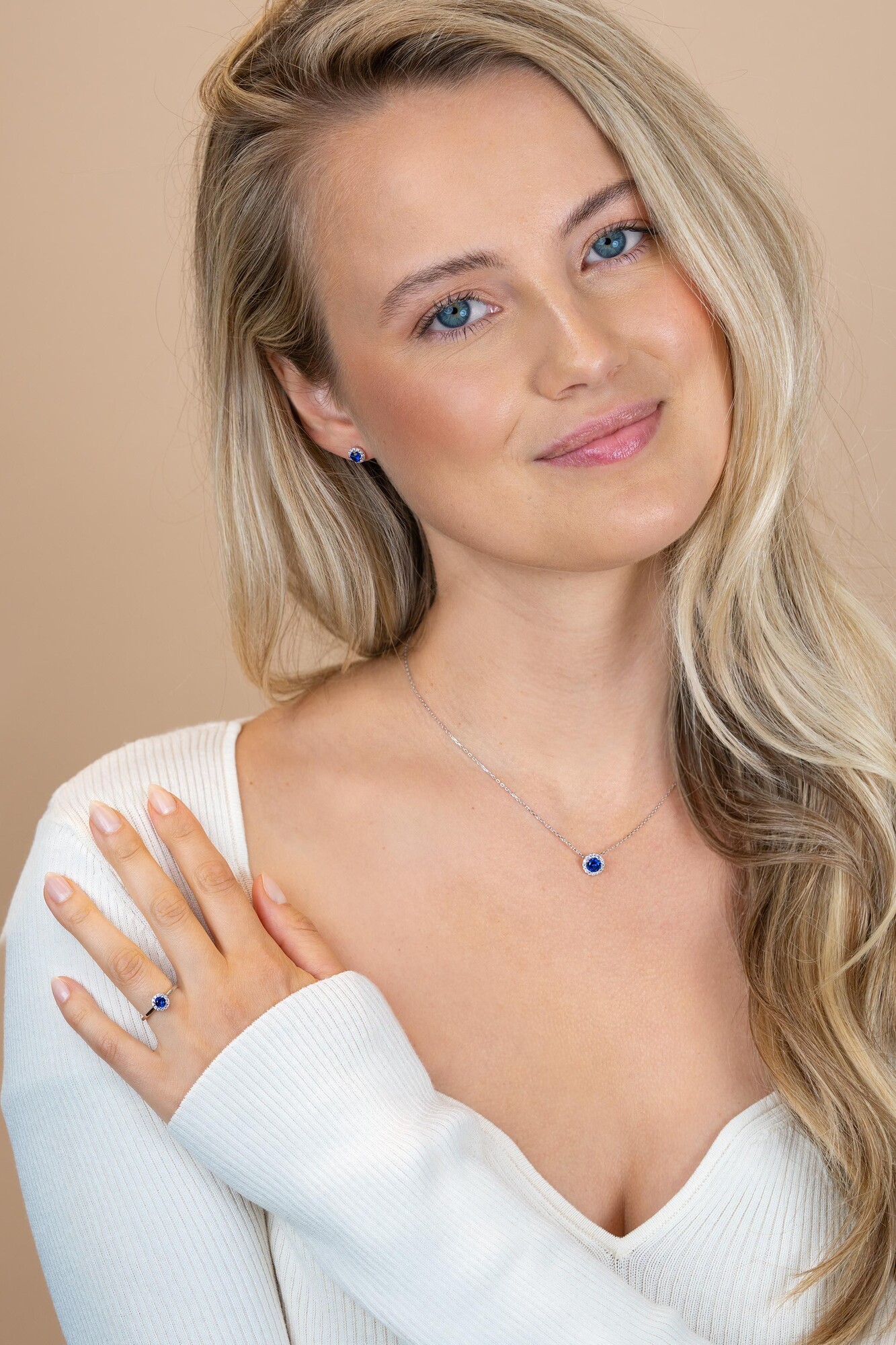 ZINZI zilveren ketting 45cm met saffierblauwe kleursteen in entourage zetting ZIC2697B