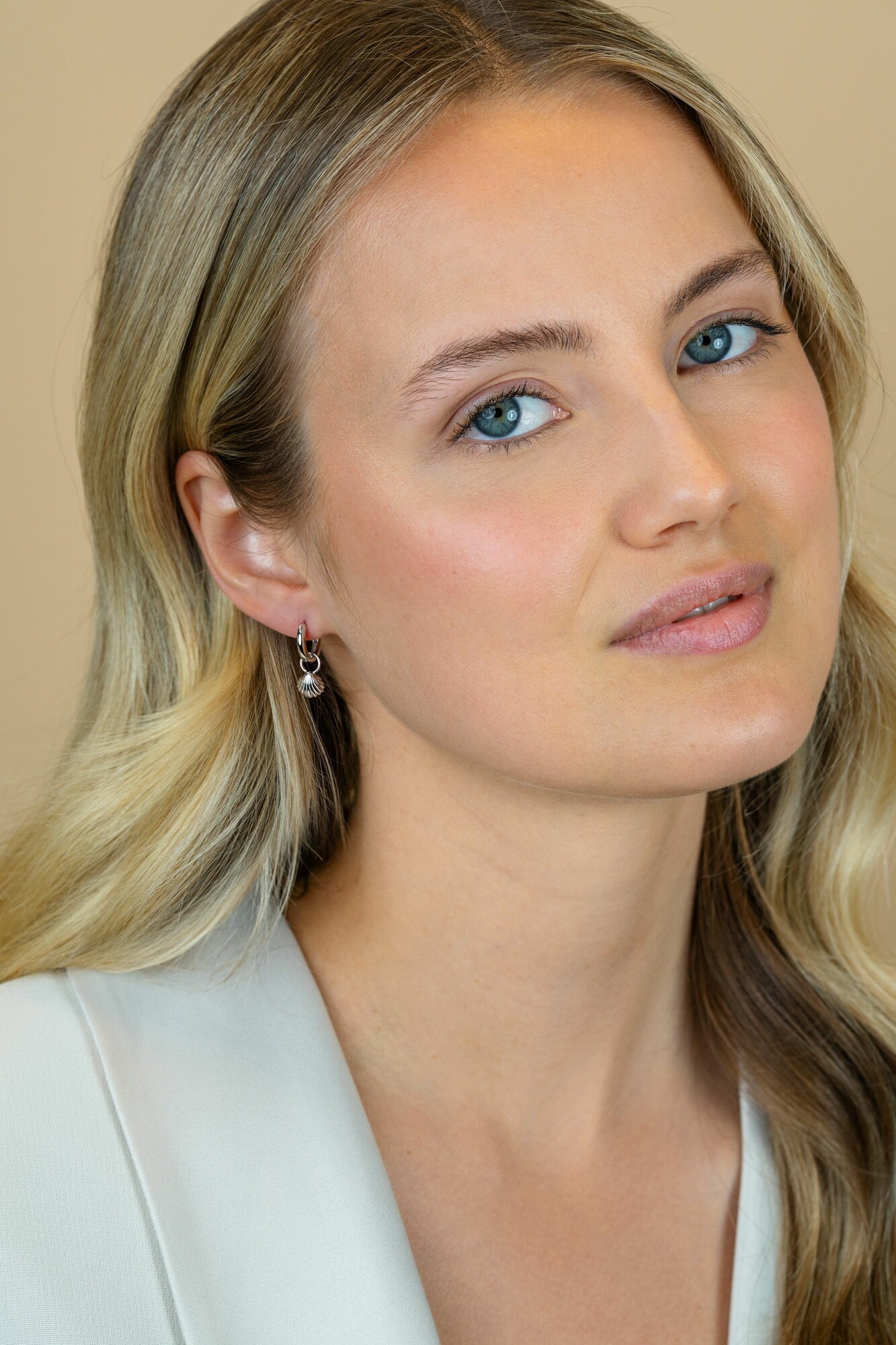 8mm ZINZI zilveren oorbedels schelp ZICH2732 (zonder oorringen)