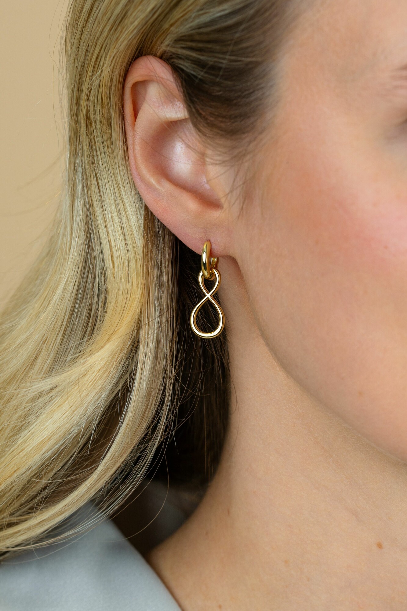 20mm ZINZI gold plated zilveren oorbedels infinity ZICH2717G (zonder oorringen)