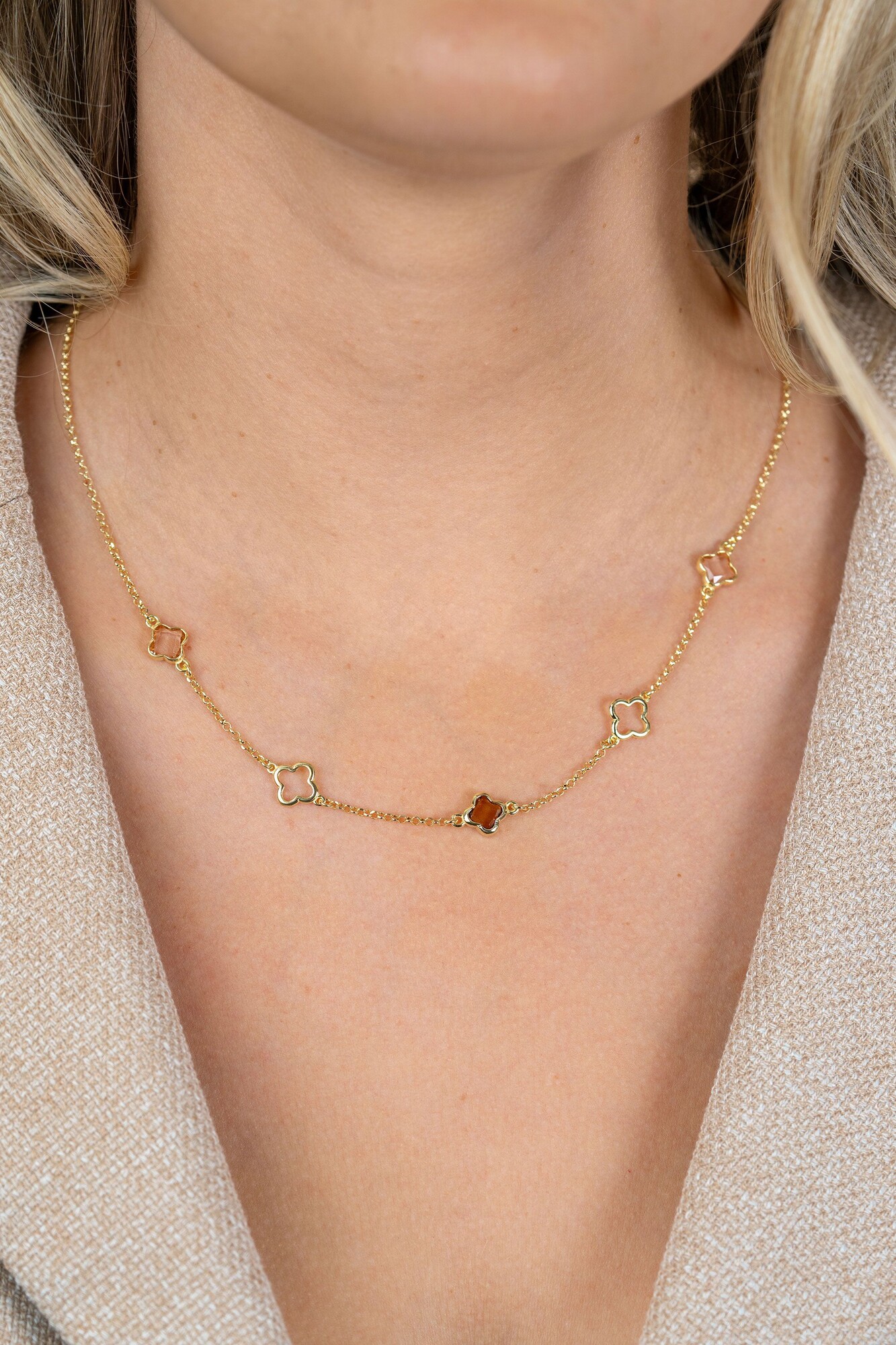 ZINZI gold plated zilveren collier 45cm met drie klavervormige zettingen met bruine kleurstenen ZIC2772