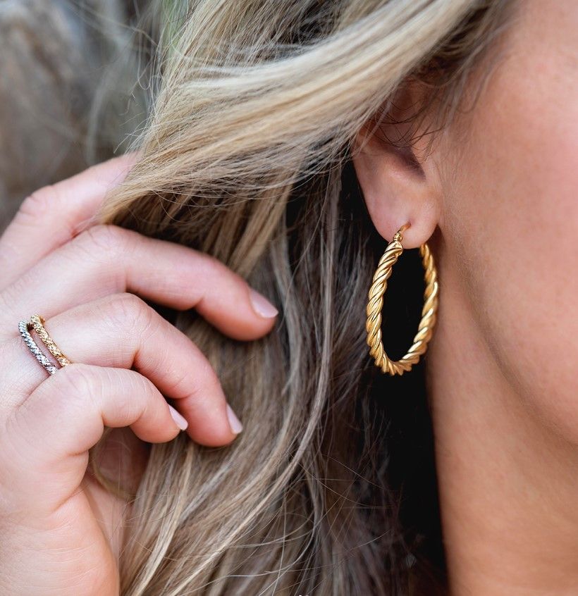 ZINZI gold plated zilveren wokkel oorringen met gedraaide buis 37x4mm ZIO2282G