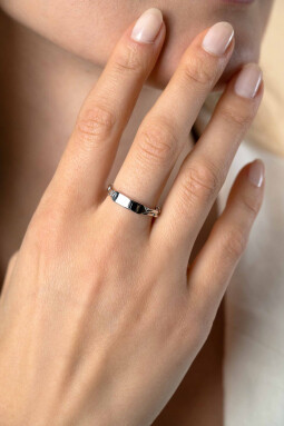 ZINZI zilveren ring met paperclip schakels en rechthoekig glanzend plaatje ZIR2530