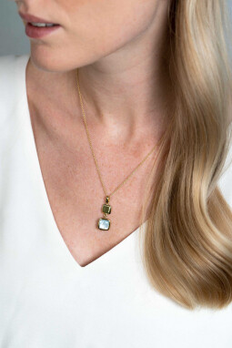 ZINZI zilveren tweezijdige hanger 14K geel verguld vierkant met zwarte onyx en wit parelmoer 30mm ZIH2257G