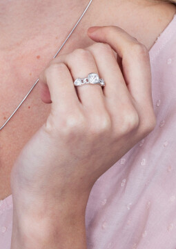 ZINZI zilveren ring vierkant driehoek met witte zirconia's ZIR2010