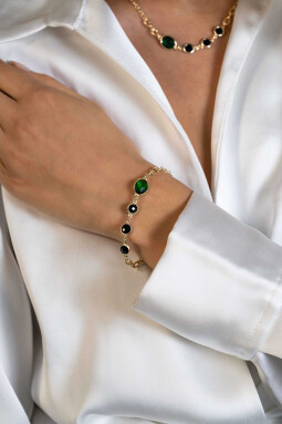 ZINZI gold plated zilveren schakel armband met drie ronde zettingen zwart en ovale zetting groen 17-20 cm ZIA2389