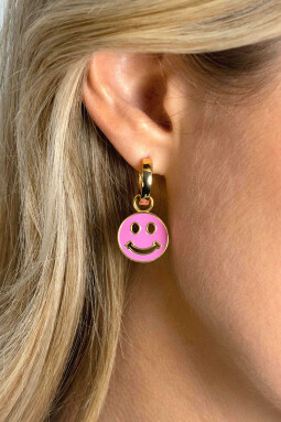 15mm ZINZI gold plated zilveren ronde smiley oorbedels, bezet met trendy roze emaille ZICH2312R (zonder oorringen)