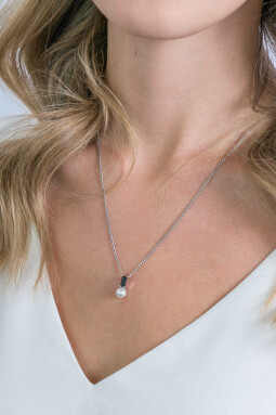 ZINZI zilveren witte parelhanger met zwarte baquette geslepen zirconia ZIH2135Z