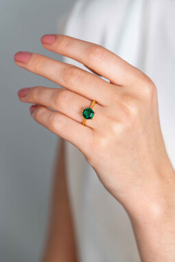 ZINZI zilveren ring extra 14K geel verguld met zeshoekige groene zirconia 10mm ZIR2259G