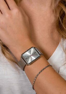ZINZI Vintage Retro horloge zilvergekleurde wijzerplaat en rechthoekige kast stalen mesh band 34mm extra dun ZIW902M
