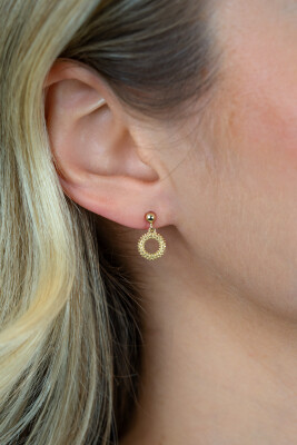 14mm ZINZI gold plated zilveren oorstekers met open rondje van 8,5mm voorzien van een bolstructuur ZIO2704G