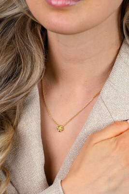 ZINZI gold plated zilveren ketting met hanger in roosdesign (9mm) en bezet met een witte zirkonia in het midden 42-45cm ZIC2872Y