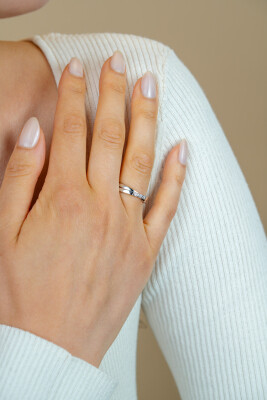 ZINZI zilveren ring kruislings wit ZIR2039
