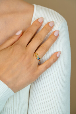 ZINZI gold plated zilveren ring (6mm breed) rechthoekige zettingen, bezet met multicolor kleurstenen ZIR2739