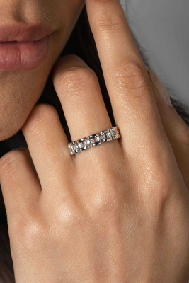 ZINZI zilveren ring met rolex-style schakels en de middenbaan bezet met witte zirconia's 5mm breed ZIR2504C