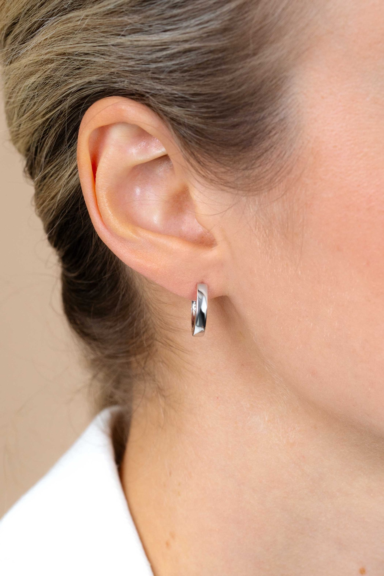 Zinzi zilveren oorringen 15 x 3mm glad met luxe klapsluiting ZIO191
