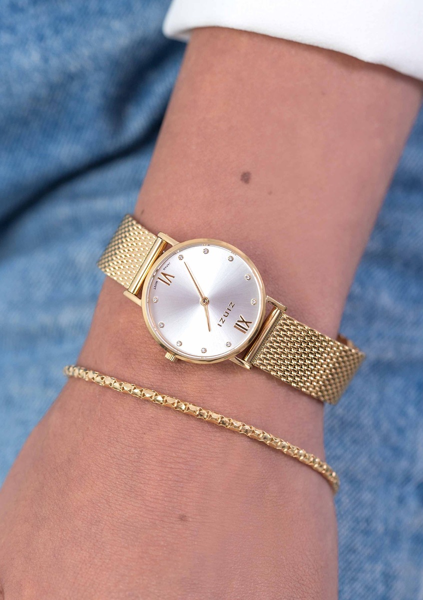 ZINZI Lady Crystal horloge zilvergekleurde wijzerplaat, geelgoudkleurige kast en stalen mesh band, witte crystals bij uuraanduiding, 28mm extra dun ZIW633M