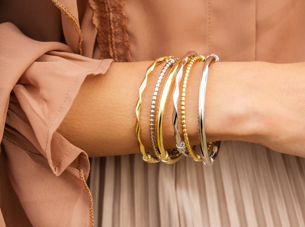 Wat zijn bangle armbanden?